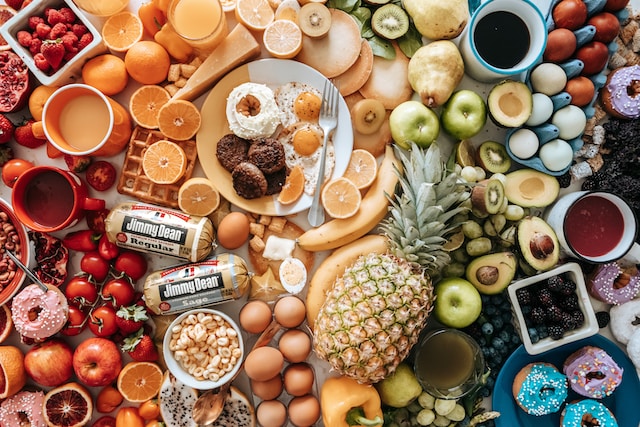 The Impact of Diet on Teeth Whitening: Foods to Embrace and Avoid